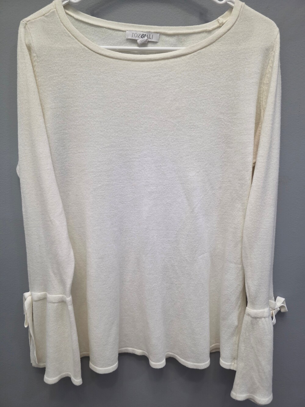 Roz & Ali XL Cream Knit Long Sleeve Sweater Bow Sleeve Detail